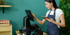 iPad POS系統免費版好用嗎？功能限制、隱藏費用全整理！